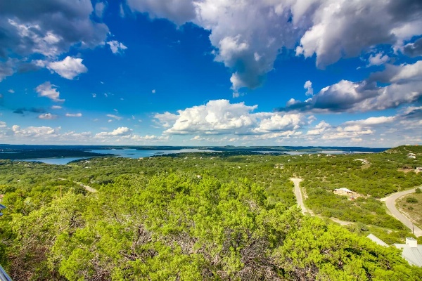 Maverick Mountaintop Retreat image 1
