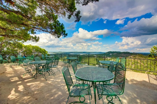 Maverick Mountaintop Retreat image 3