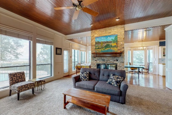 Maverick Mountaintop Retreat image 5